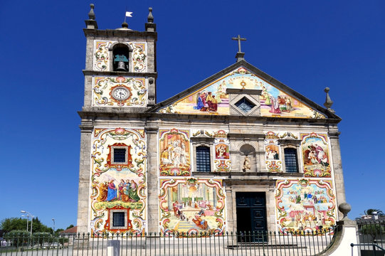 Azulejos em igreja, Ovar