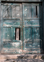 abandoned door

