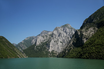 Koman-See im nördlichen Albanien