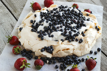 Meringue cake Pavlova with blueberry