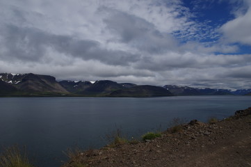 Fjord auf Island
