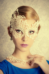 lady in lace mask