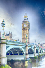 Fototapeta na wymiar Big Ben with Westminster bridge and thames river in London