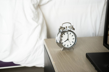 Obraz na płótnie Canvas Alarm clock at 8 am. to wake up
