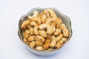 roasted cashews nut on bowl