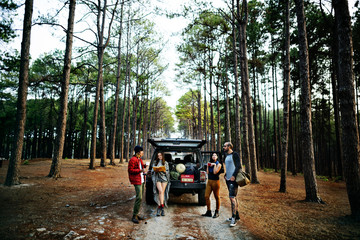 Obraz premium Camping Coffee Break Togetherness Friendship Concept