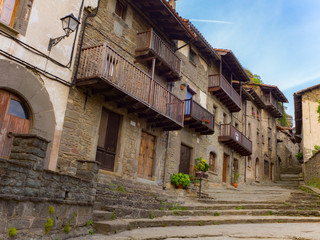 Fototapeta na wymiar Rupit, rincones de un pueblo medieval en la comarca de Osona Barcelona OLYMPUS DIGITAL CAMERA