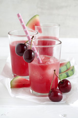 Wassermelonen-Kirsch-Smoothie