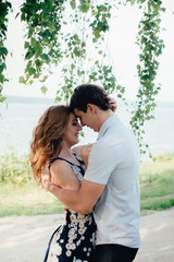 Obraz premium love under the tree, summer nature