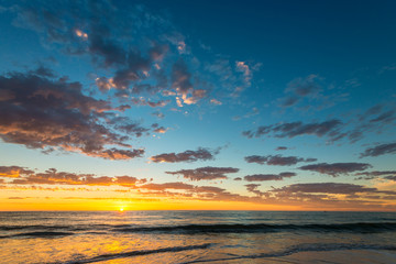 Fototapeta na wymiar Sunset at tropical beach