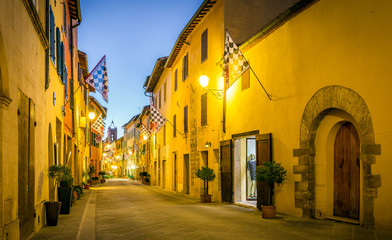 Fototapeta na wymiar San Quirico D'orcia by night, Tuscany