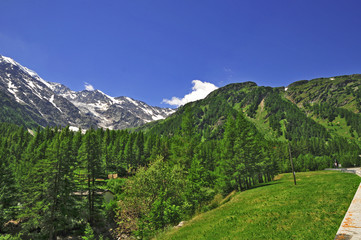 Fototapeta na wymiar Il Passo del Sempione - Simplon Dorf, Svizzera