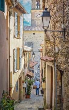 Fototapeta Narrow cobbled streets in the old village Lyuseram