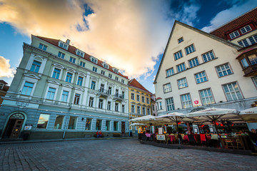 Naklejka premium Buildings at Old Town Square at sunset, in Tallinn, Estonia.