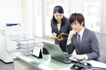 asian businesspeople working in the office