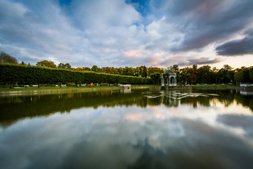Obraz premium Luigetiik at sunset, at Kadrioru Park, in Tallinn, Estonia.