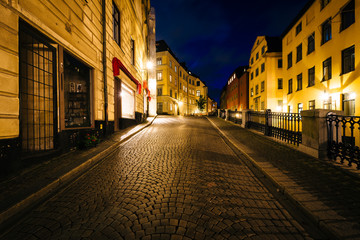 Fototapeta na wymiar Södra Benickebrinken at night, in Galma Stan, Stockholm, Sweden