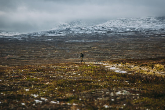 Sweden, Sylama, Jamtland, Man hiking in mountains