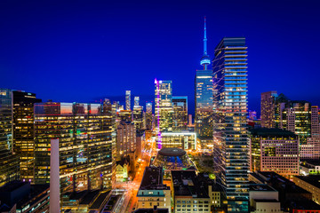 Fototapeta na wymiar View of modern buildings at twilight in downtown Toronto, Ontari
