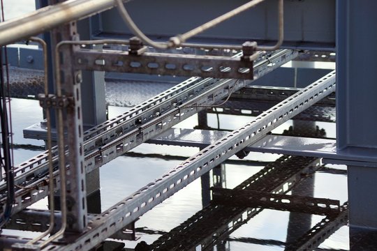 Winkelprofil mit Langl&ouml;chern