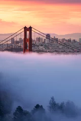 Foto auf Acrylglas San Francisco Niedriger Nebel am frühen Morgen an der Golden Gate Bridge