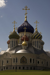 Fototapeta na wymiar Церковь ([храм) Игоря Черниговского в Переделкино. Патриаршее подворье.