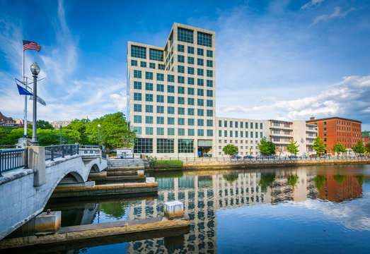 Bridge and modern building along the Providence River, in downto