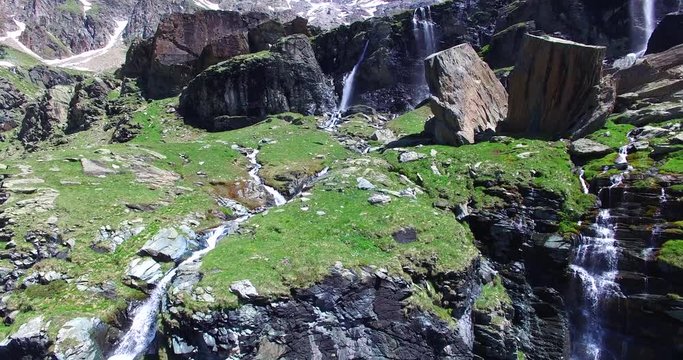Cascata in montagna - Cascate piani di Fora - Alta Valmalenco - Valtellina