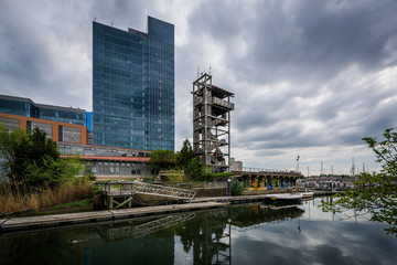 Naklejka premium Buildings on the waterfront in Harbor East, Baltimore, Maryland.