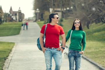 Obraz premium Young stylish couple in park
