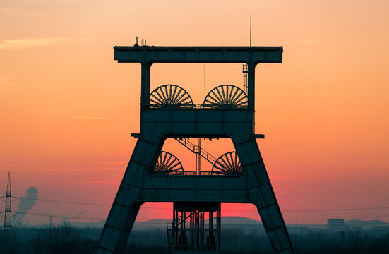 Zechenturm im Abendlicht