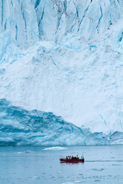 landscape of the svalbard glaciers and nature
