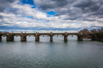 Obraz premium The Market Street Bridge over the Susquehanna River, in Harrisbu