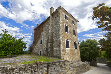 Fototapeta na wymiar old villa in Groznjan. Croatia.