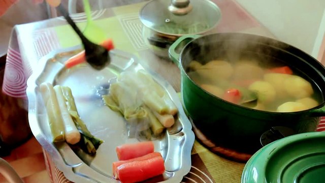 Préparation de légumes pour un pot-au-feu