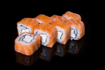 Philadelphia roll with salmon and cheese