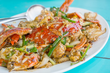 stir fried crab with yellow curry