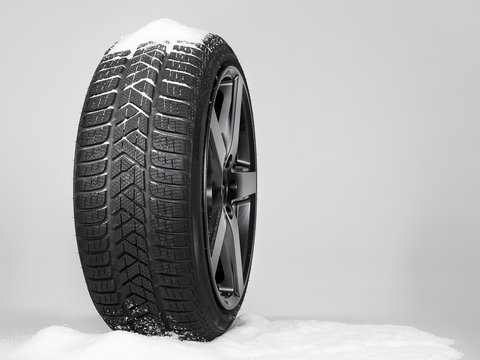 Snowy winter tyres
