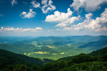 View of the Blue Ridge Mountains and Shenandoah Valley from Skyl