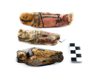 egiptologia pequeños elementos encontrados en egipto en tubas y pozos funerarios,1000 a 4000 años a.C.