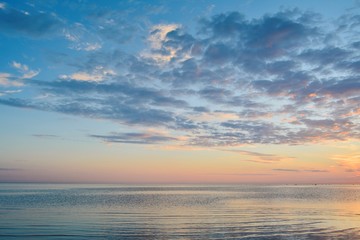 Obraz premium Evening sky and the sea