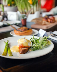 Green asparagus with poached egg