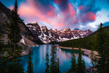 Moraine Lake in Banff, Alberta, Canada - obrazy, fototapety, plakaty