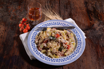 Spaghetti with minced meat zucchini and beans