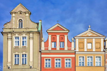 Fototapeta na wymiar Colorful facades in Poznan Old Market Square.
