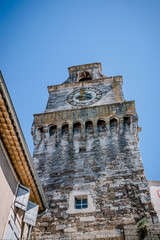 Obraz premium Le village de Grignan, les remparts, le château