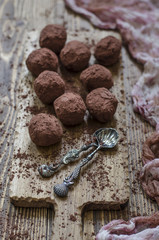 Truffles of chickpeas with orange and cocoa   