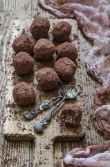 Truffles of chickpeas with orange and cocoa   