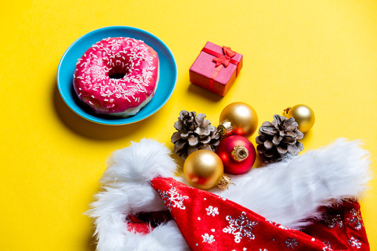 christmas decorations, donut and gift