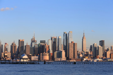 Fototapeta premium ニュージャージーからのスカイライン ニューヨーク